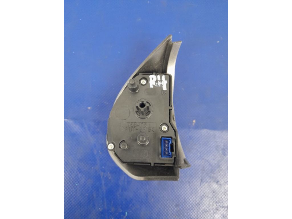 8602A008 | Кнопки руля прав. MITSUBISHI LANCER X 10 07-15 - Фото 3