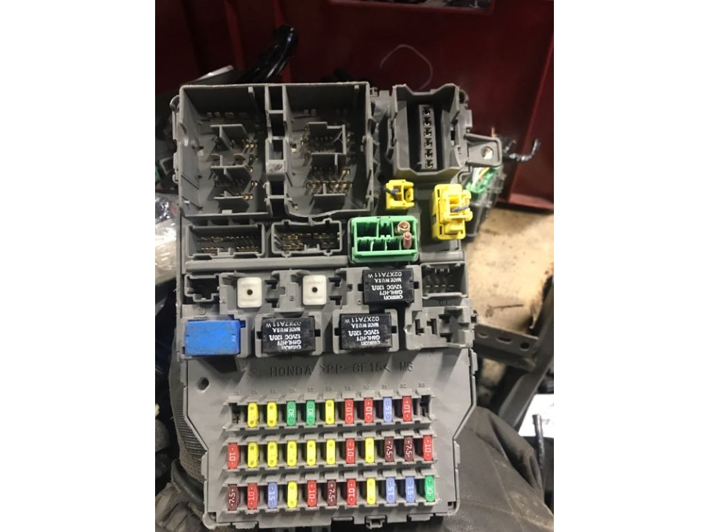 38200-STX-A02 | Блок предохранителей салон ACURA MDX (YD2) 06-13