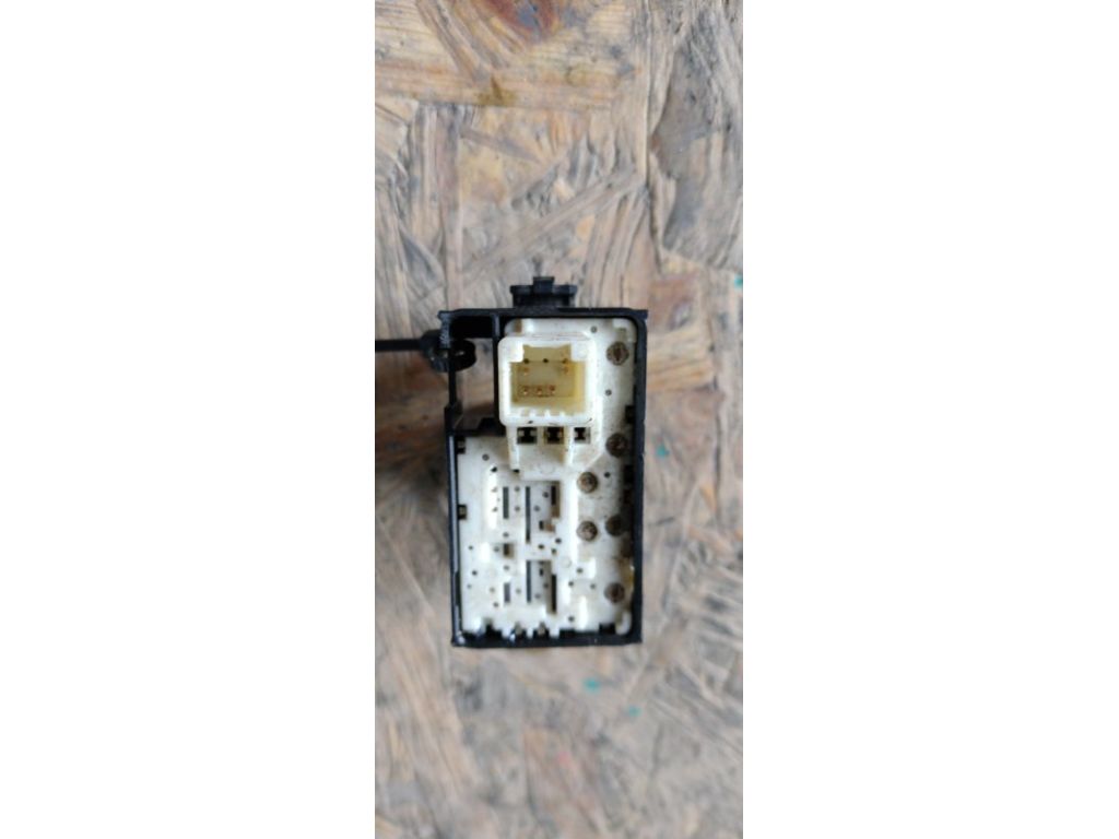 84810-0T010 | Кнопка склопідіймача TOYOTA SIENNA 11-16 - Фото 4