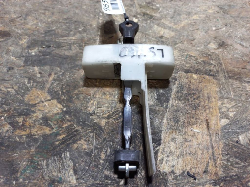 68620-50041 | Ограничитель двери передн. лев. LEXUS LS460 06-12