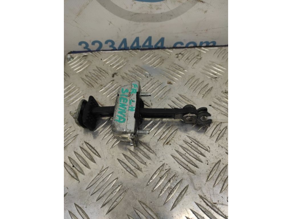 68620-08021 | Обмежувач дверей передн. лів. TOYOTA SIENNA 11-16