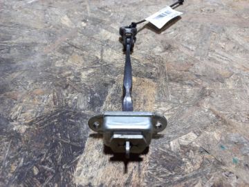 Ограничитель двери передн. лев. NISSAN TEANA J32 08-14