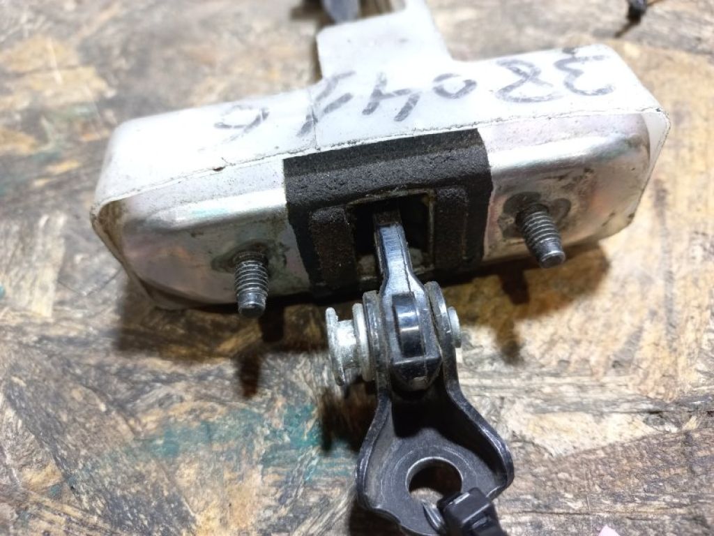 68640-50041 | Обмежувач дверей задн. лів. LEXUS LS460 06-12 - Фото 2