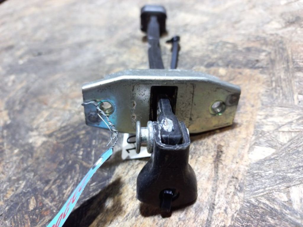 68630-33080 | Обмежувач дверей задн. прав. LEXUS ES350 06-12 - Фото 2