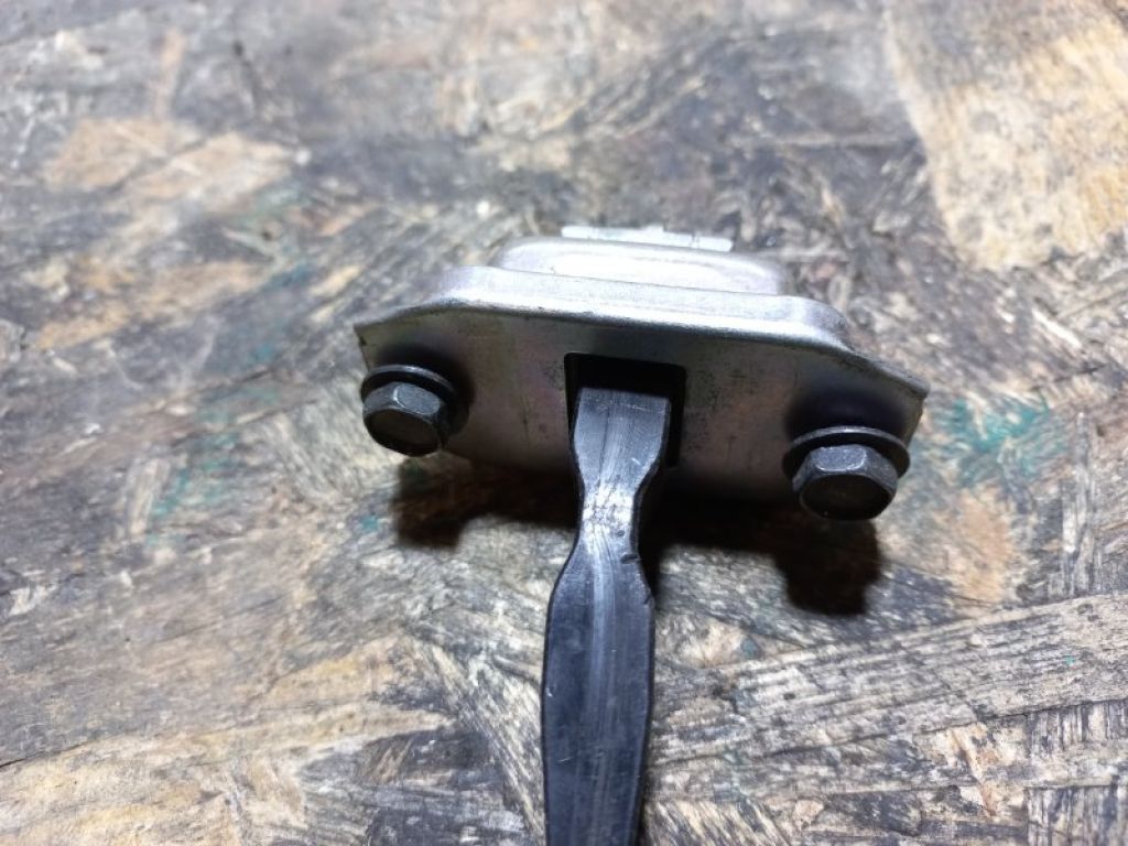 82430-3RA0A | Ограничитель двери задн. лев. NISSAN SENTRA B17 12-21 - Фото 2