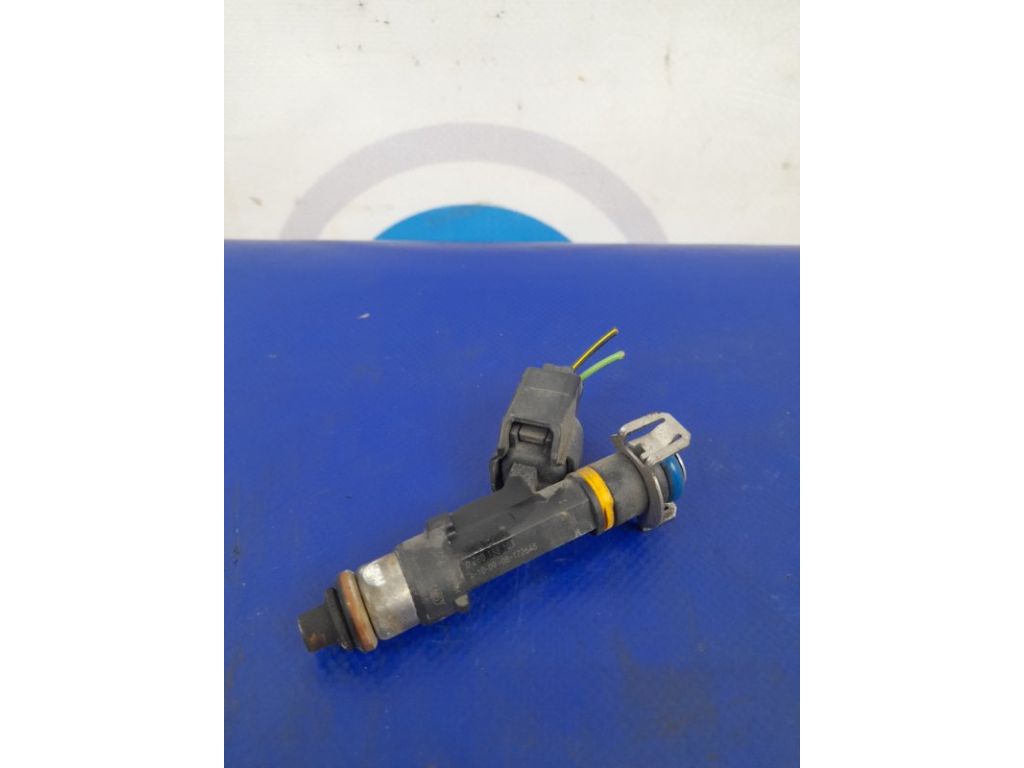 L3G5-13-250 | Форсунка топливная MAZDA 3 BK 03-08 - Фото 2