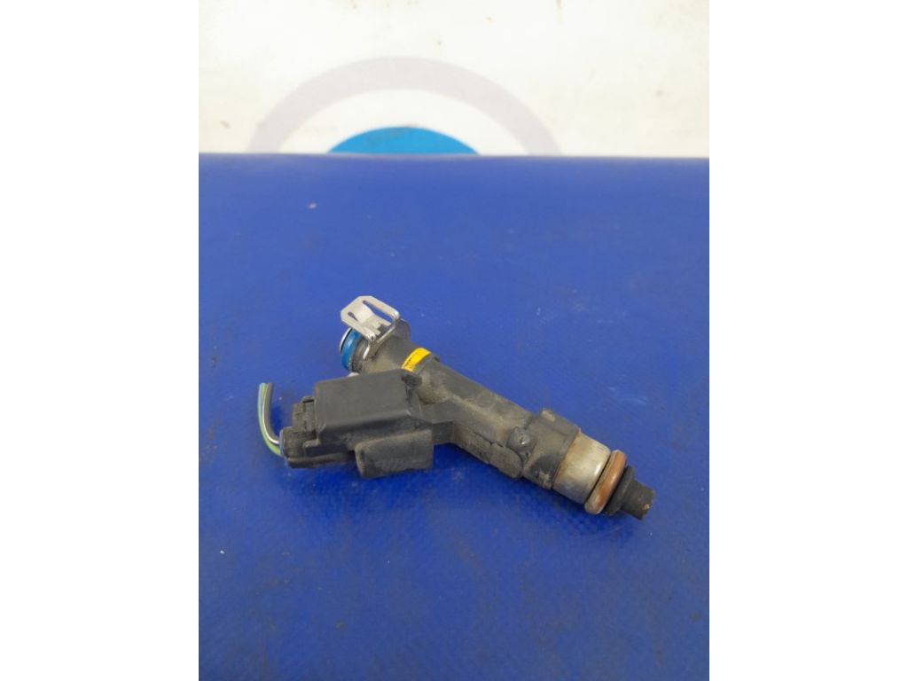 L3G5-13-250 | Форсунка топливная MAZDA 3 BK 03-08 - Фото 2