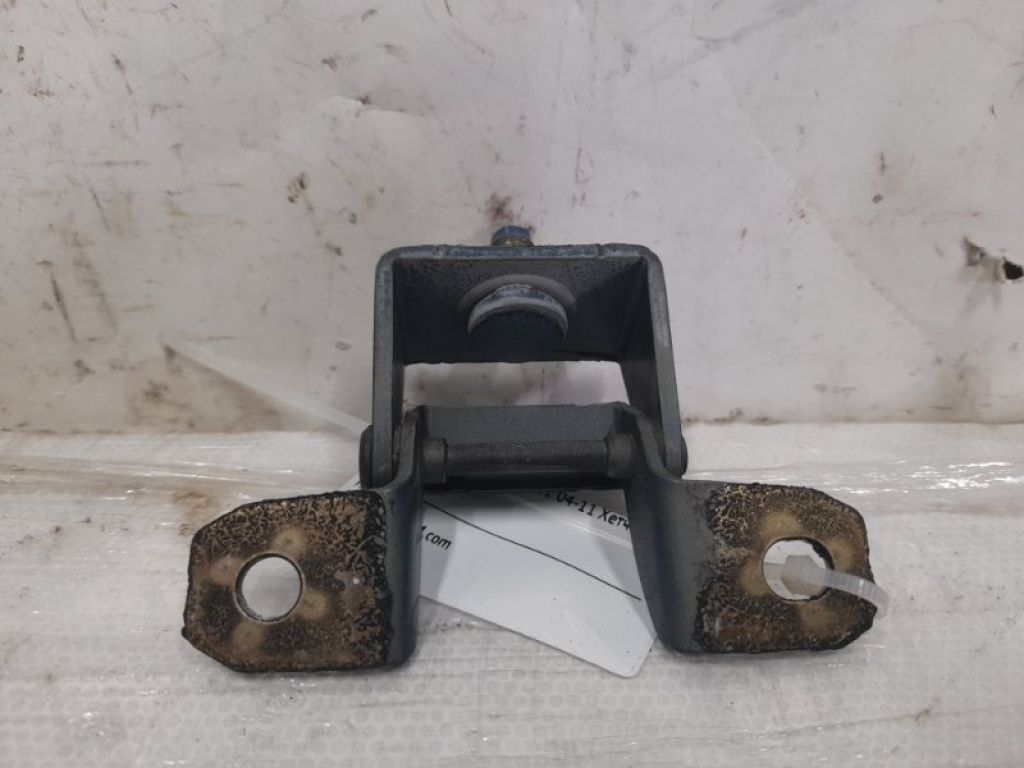 90400-ED00A | Петля крышки багажника лев. NISSAN TIIDA/VERSA C11 04-11 - Фото 2