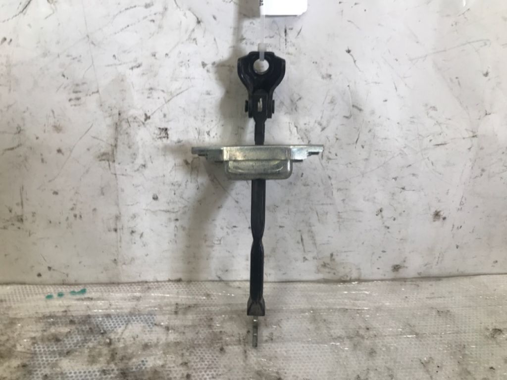 68630-42030 | Обмежувач дверей задн. прав. TOYOTA RAV4 05-12