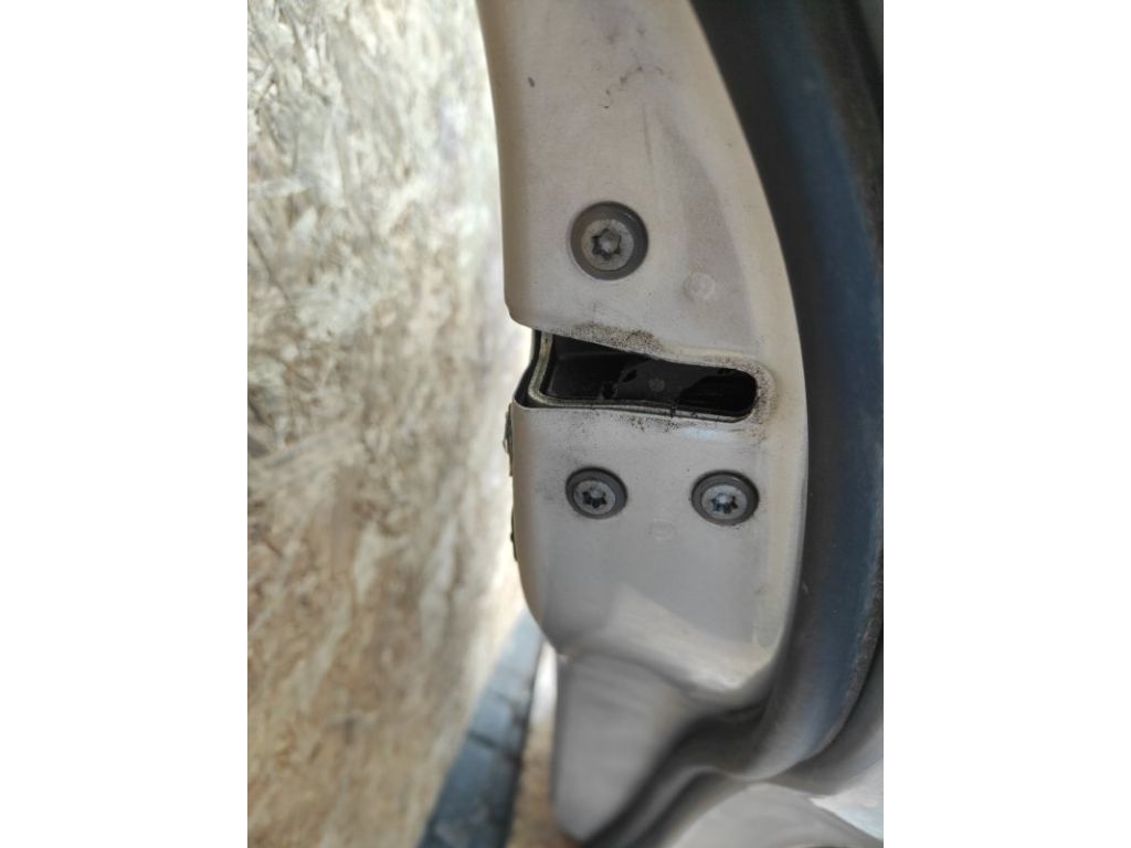 69050-06100 | Замок двери задн. прав. TOYOTA CAMRY 40 06-11