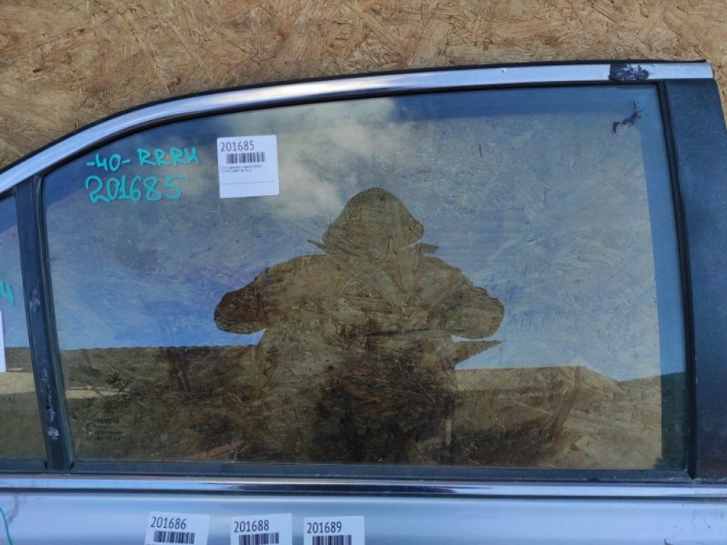 68113-33150 | Стекло двери задн. прав. TOYOTA CAMRY 40 06-11