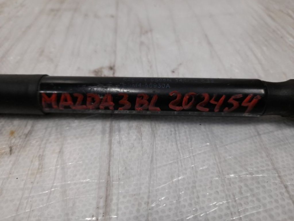 BBM4-56-930A | Амортизатор крышки багажника лев. MAZDA 3 BL 09-13 - Фото 2