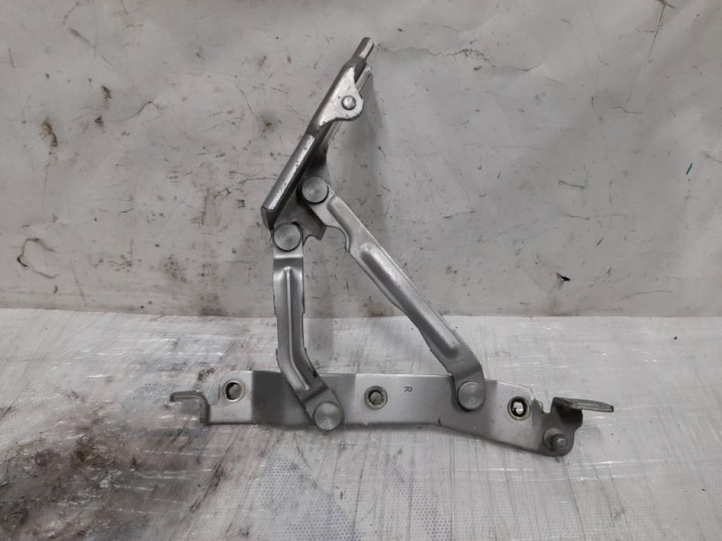 5923A012 | Петля кришки багажника прав. MITSUBISHI GALANT 03-12