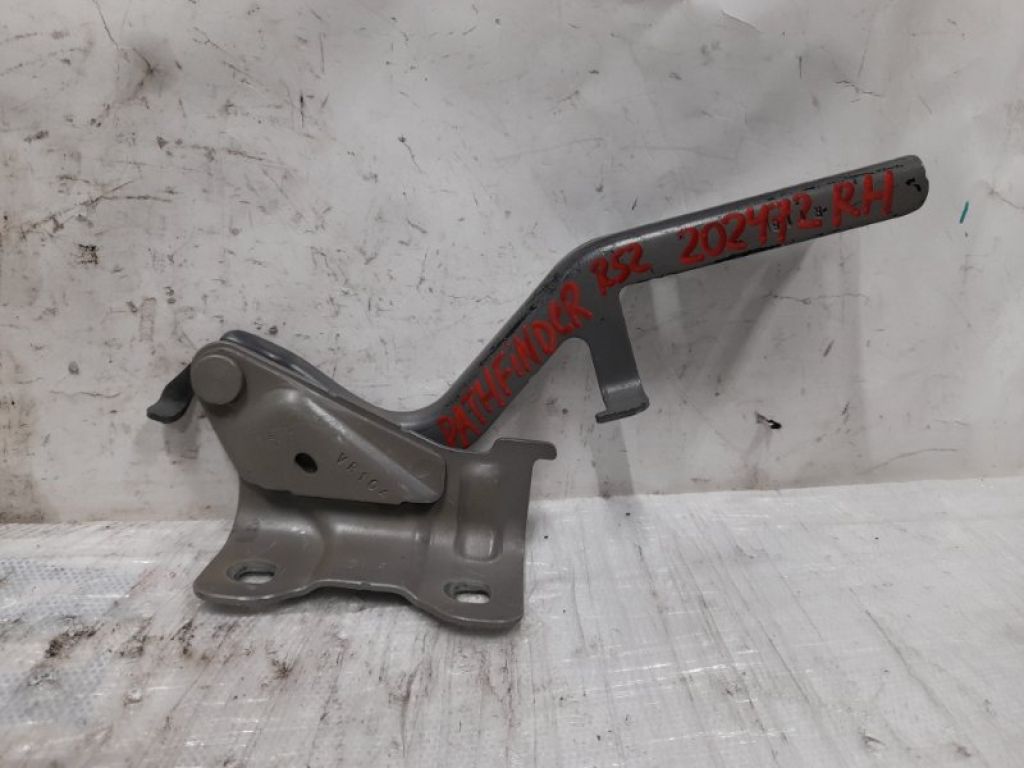 65400-3KA1A | Петля капоту прав. NISSAN PATHFINDER R52 12-21