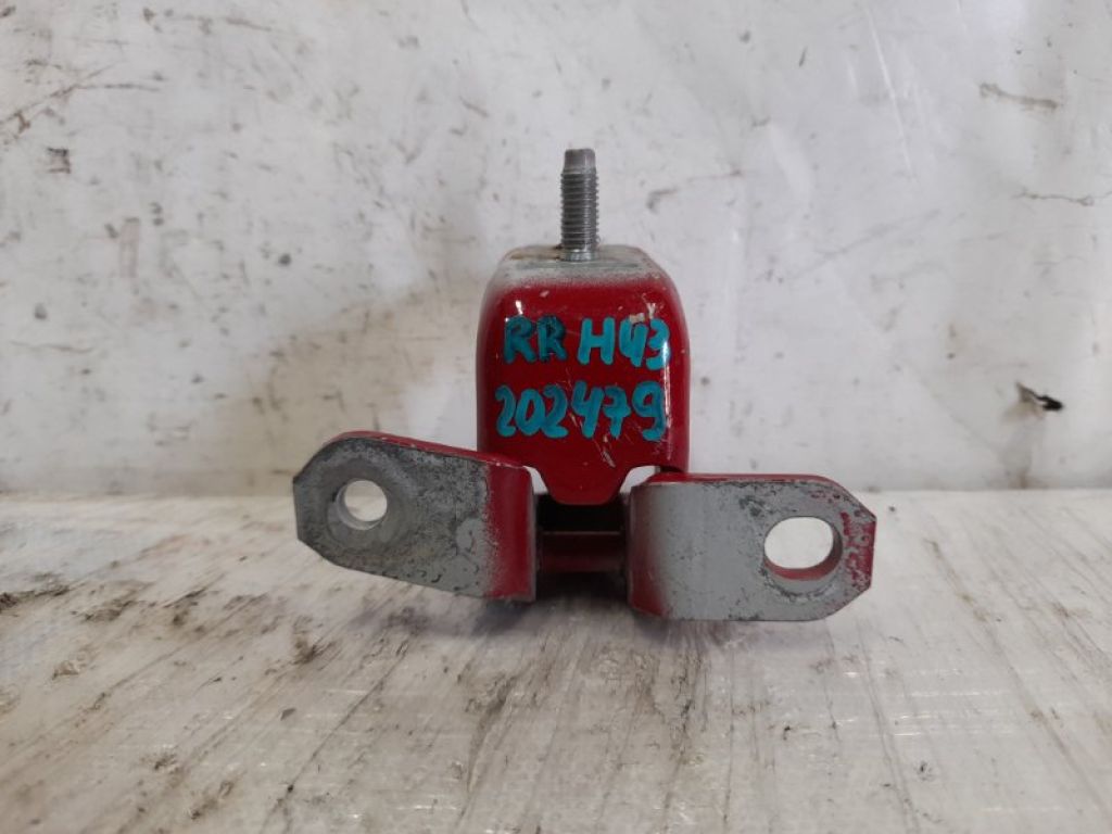 69430-63J00 | Петля двери нижняя задн. прав. SUZUKI GRAND VITARA 05-15