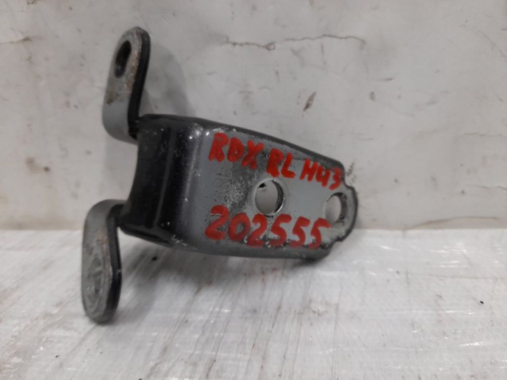 67960-TX4-H02ZZ | Петля двері нижня задн. лів. ACURA RDX 06-12 - Фото 3