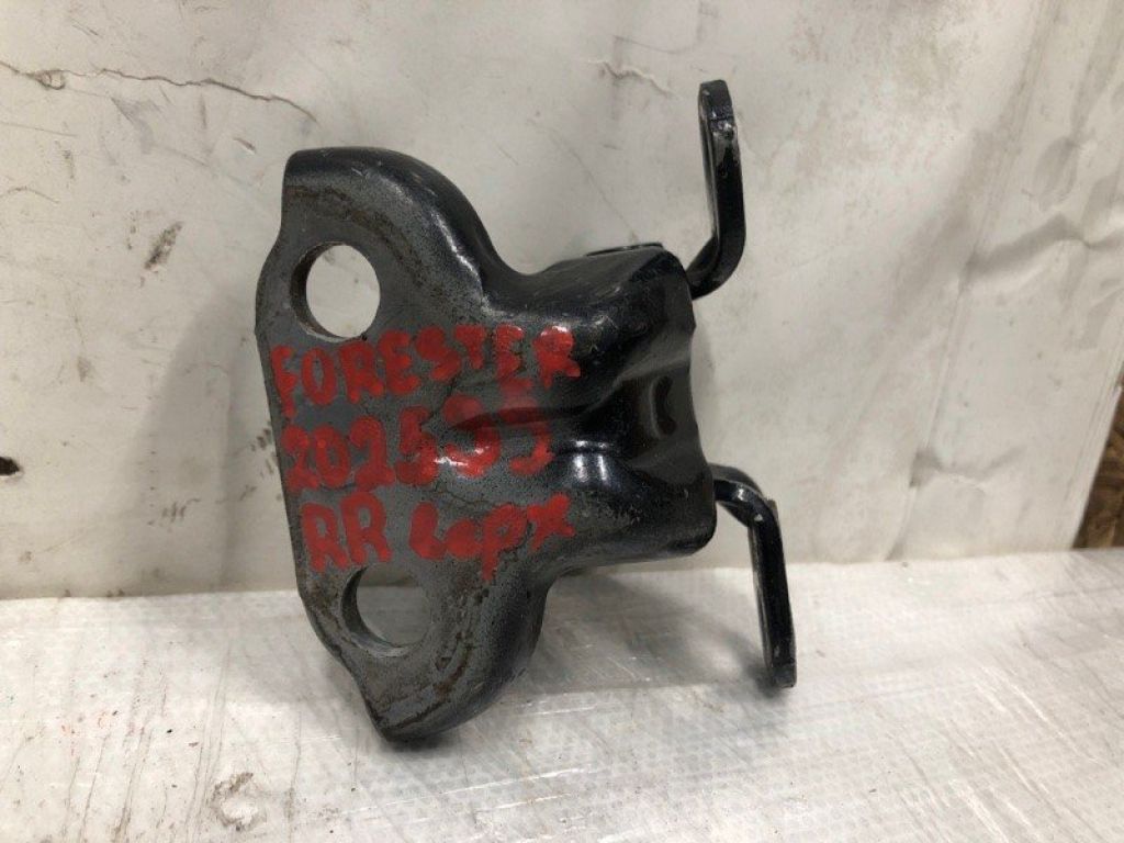 60479FJ000 | Петля двері верхня задн. прав. SUBARU FORESTER 12-19