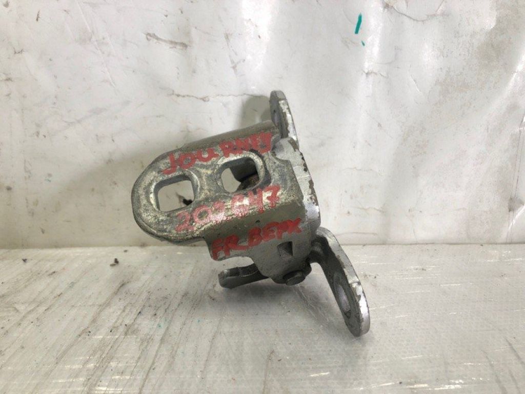 5074256AB | Петля двері верхня передн. прав. DODGE JOURNEY 08-20