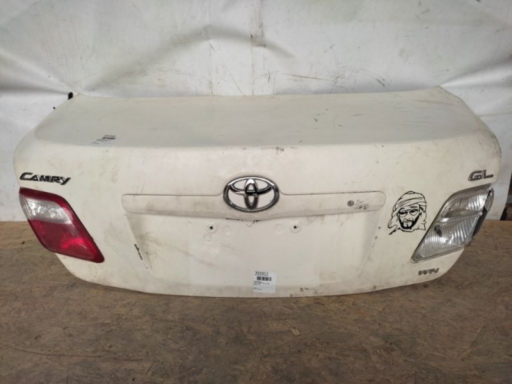 64401-33401 | Кришка багажника TOYOTA CAMRY 40 06-11