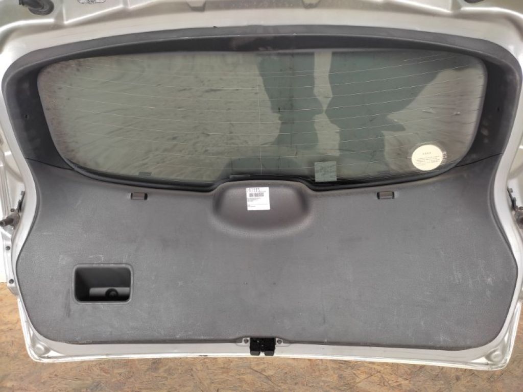 90901-JD000 | Обшивка кришки багажника NISSAN QASHQAI 07-14 - Фото 2