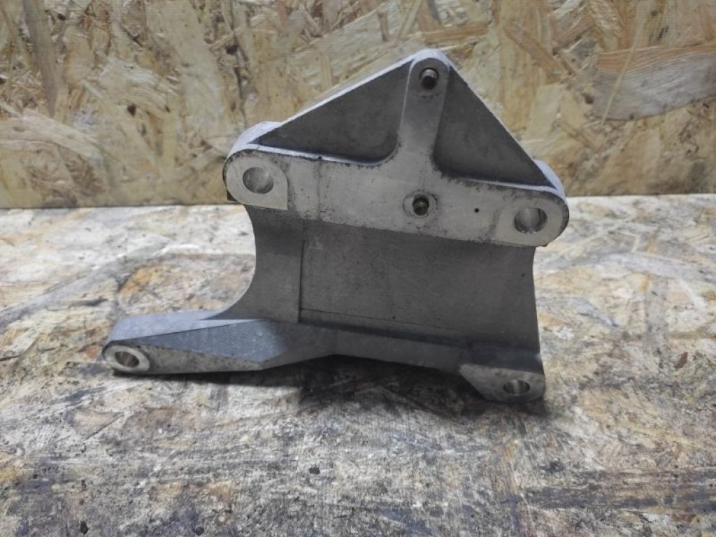 39780-JG32C | Кронштейн проміжного валу прав. NISSAN ROGUE 08-15 - Фото 4