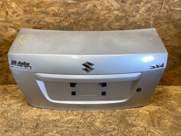 Кришка багажника задн. SUZUKI SX4 06-13