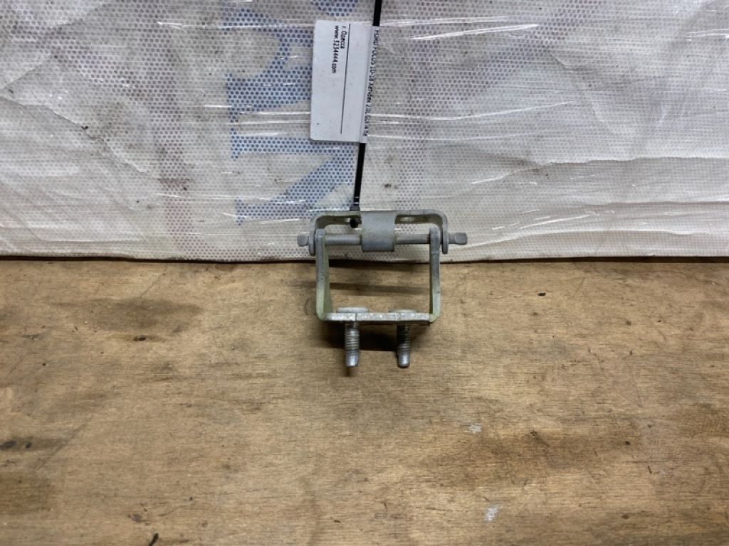 CP9Z-5842901-A | Петля кришки багажника задн. лів. FORD FOCUS 10-18 - Фото 2