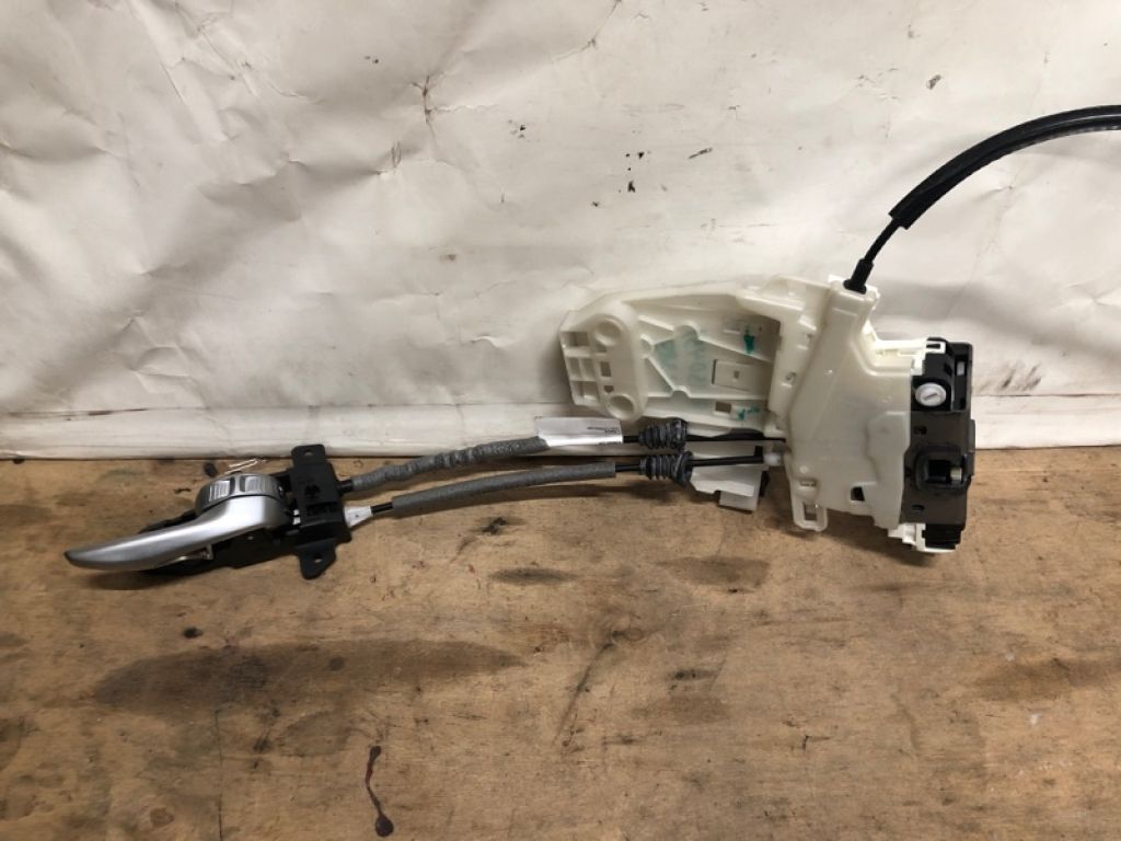 68268762AA | Замок двери задн. лев. JEEP RENEGADE (BU) 14-