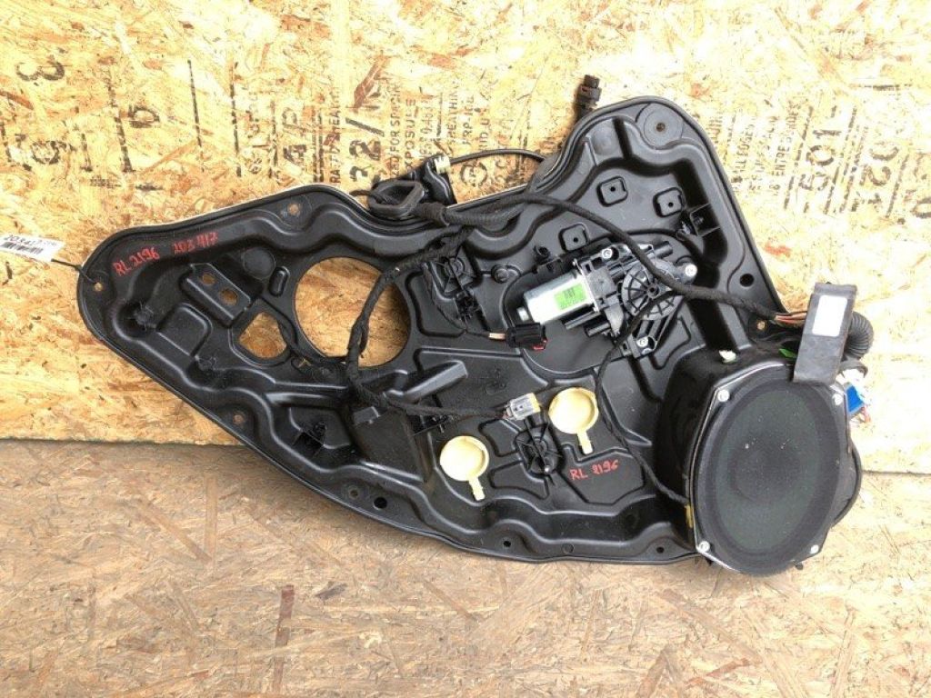 68227459AA | Стеклоподъемник задн. лев. JEEP CHEROKEE 14-