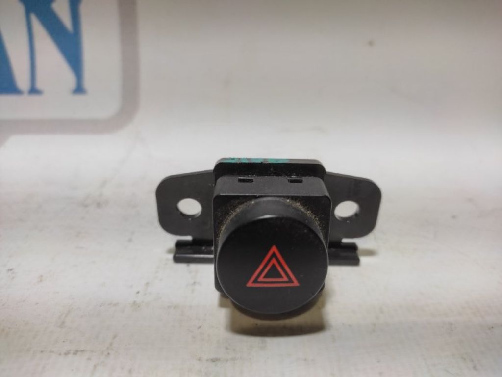 25290-ZB000 | Кнопка аварийной сигнализации NISSAN ROGUE 08-15