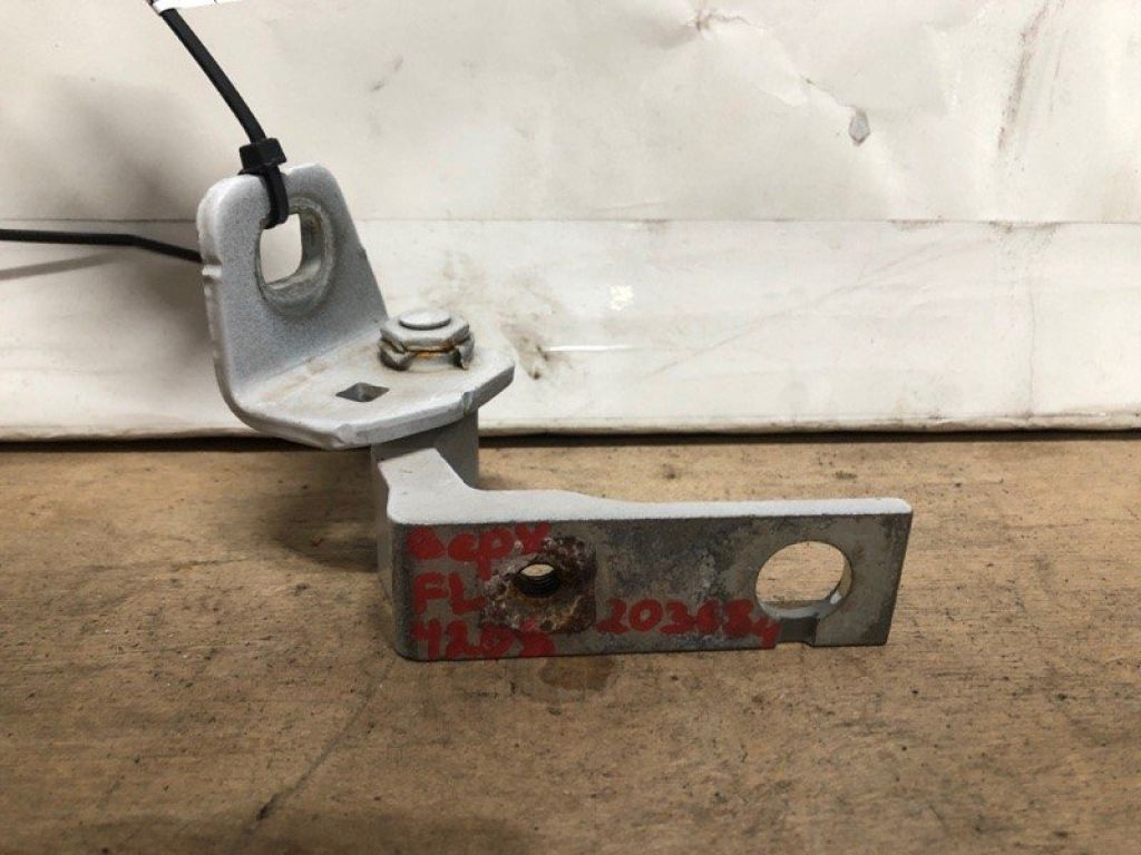 CP9Z-5422801-A | Петля двери верхняя передн. лев. FORD FOCUS 10-18