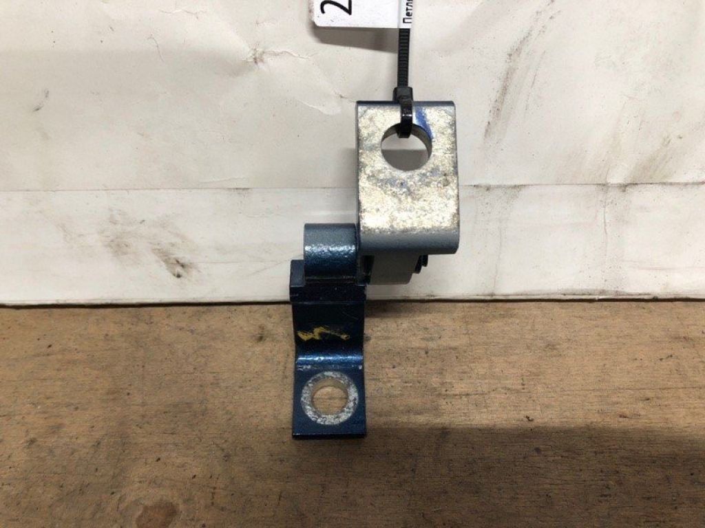 8K0 831 402 G | Петля двери верхняя задн. прав. VOLKSWAGEN JETTA USA 10-17 - Фото 2