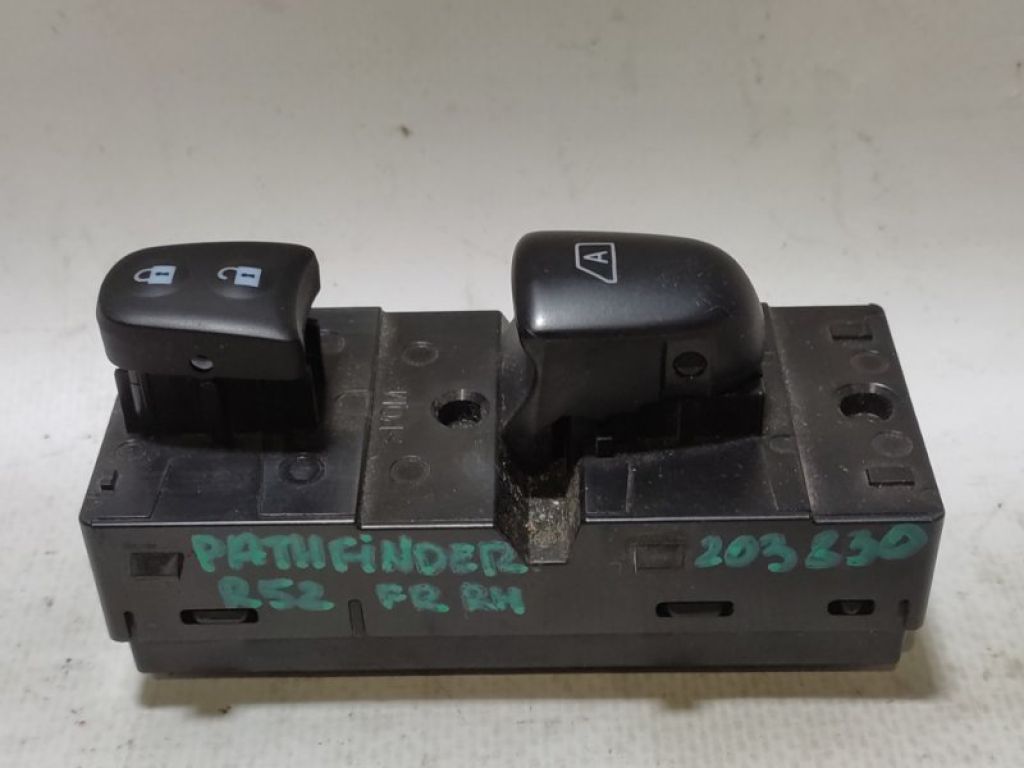 254113KA1A | Кнопка стеклоподъемника передн. прав. NISSAN PATHFINDER R52 12-21