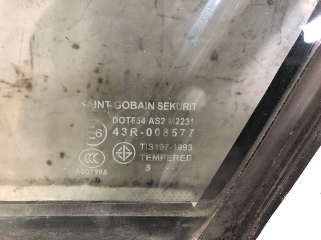 BN8V-73-661A | Скло дверей глухе задн. лів. MAZDA 3 BK 03-08 - Фото 2