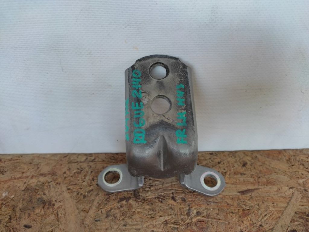 82421-4P00A | Петля двери нижняя передн. лев. NISSAN ROGUE 08-15