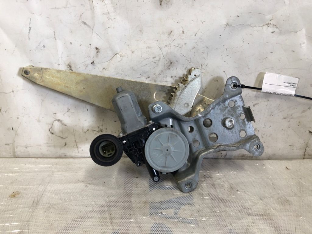 83502-81J11 | Стеклоподъемник задн. лев. SUZUKI KIZASHI 09-14