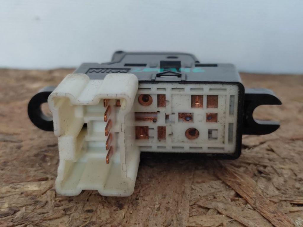 25411-1FA0A | Кнопка стеклоподъемника задн. NISSAN ROGUE 08-15 - Фото 2
