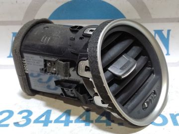 Дефлектор повітряний прав. NISSAN PATHFINDER R52 12-21