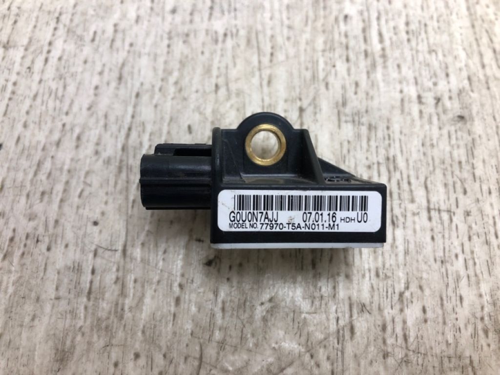 77970-T5A-N01 | Датчик удару ACURA TLX 14-17 - Фото 2