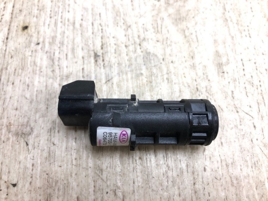 95700-1U100 | Датчик парктроніка KIA SORENTO XM 09-14