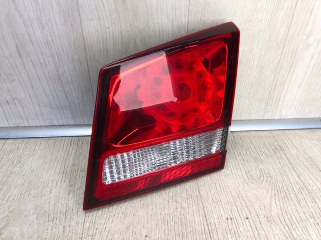 68078516AD | Фонарь внутренний прав. DODGE JOURNEY 08-20