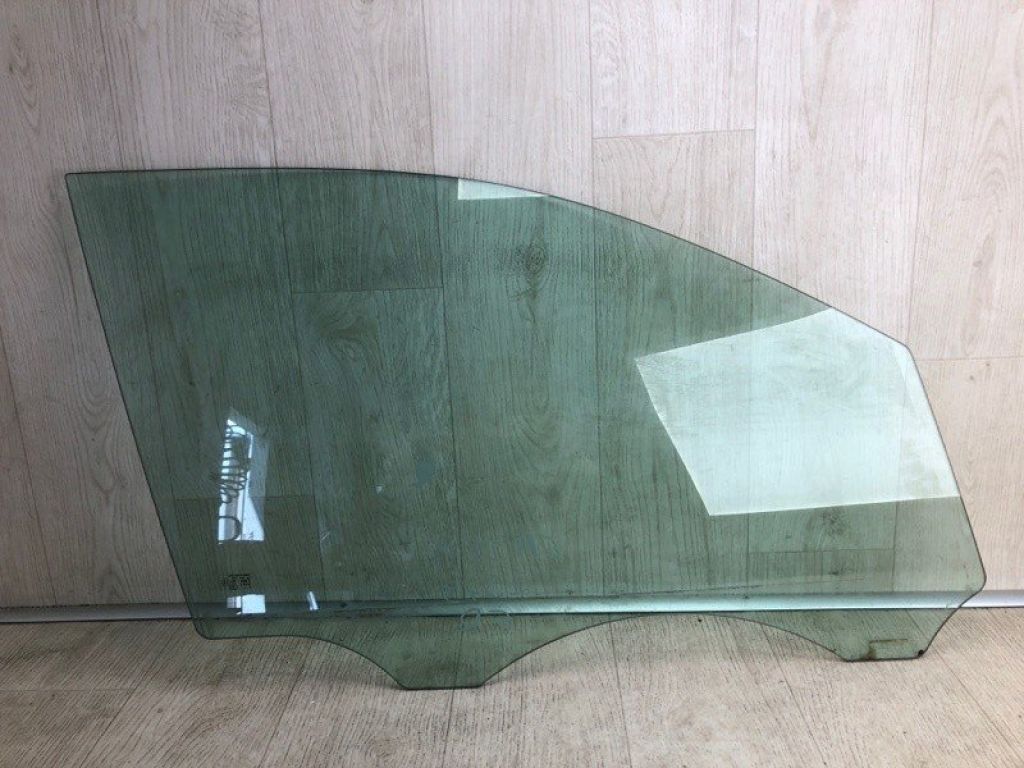 958 542 512 01 | Стекло двери передн. прав. PORSCHE CAYENNE 10-18