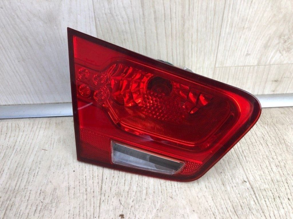 92403-1M000 | Фонарь внутренний лев. KIA FORTE/CERATO TD 08-13 - Фото 2