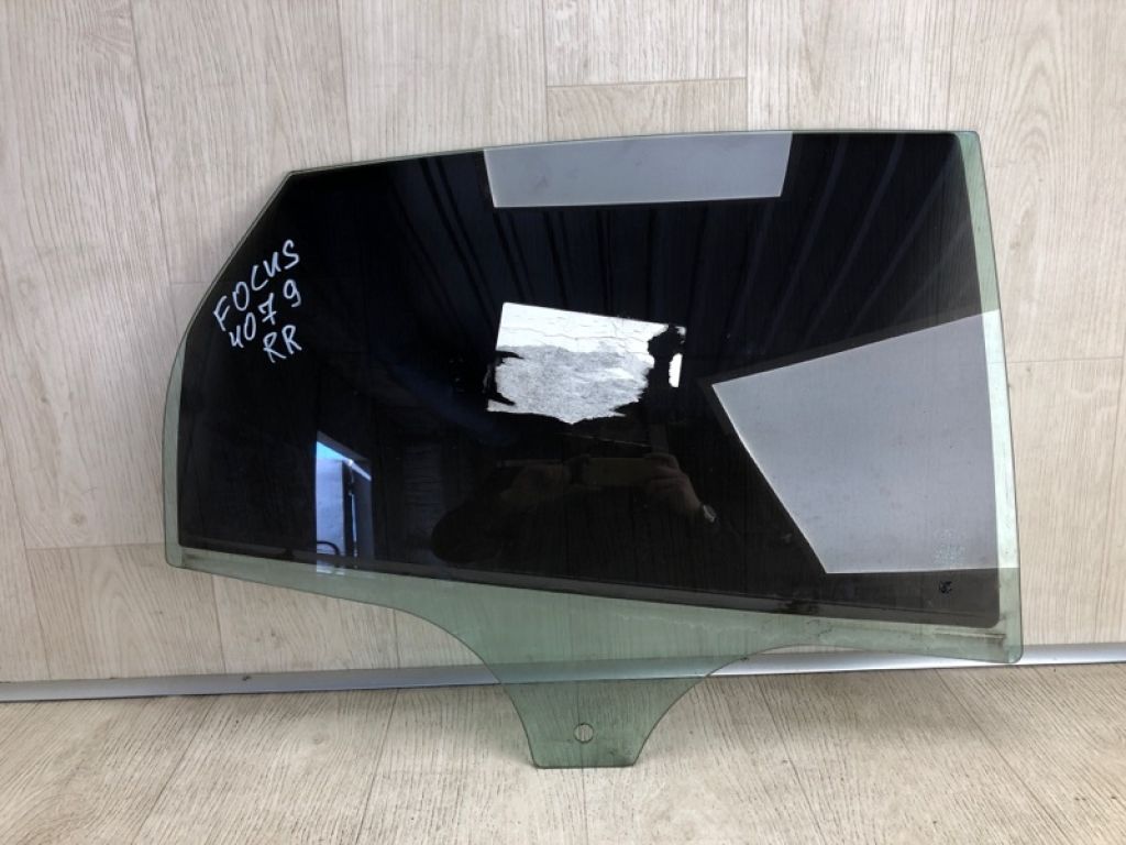 CP9Z-582571-2A | Стекло двери задн. прав. FORD FOCUS 10-18