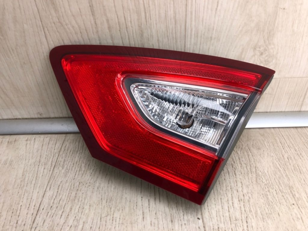 DS7Z-1340-4A | Ліхтар внутрішній прав. FORD FUSION 14- - Фото 2