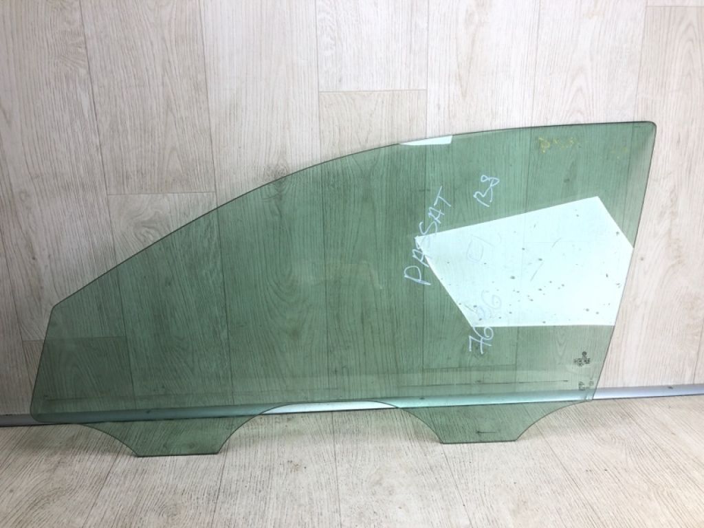 561 845 201 | Стекло двери передн. лев. VOLKSWAGEN PASSAT B8 14-