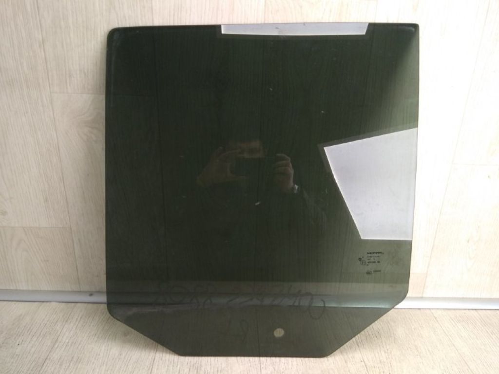 5074225AC | Скло дверей задн. лів. JEEP COMPASS 06-16