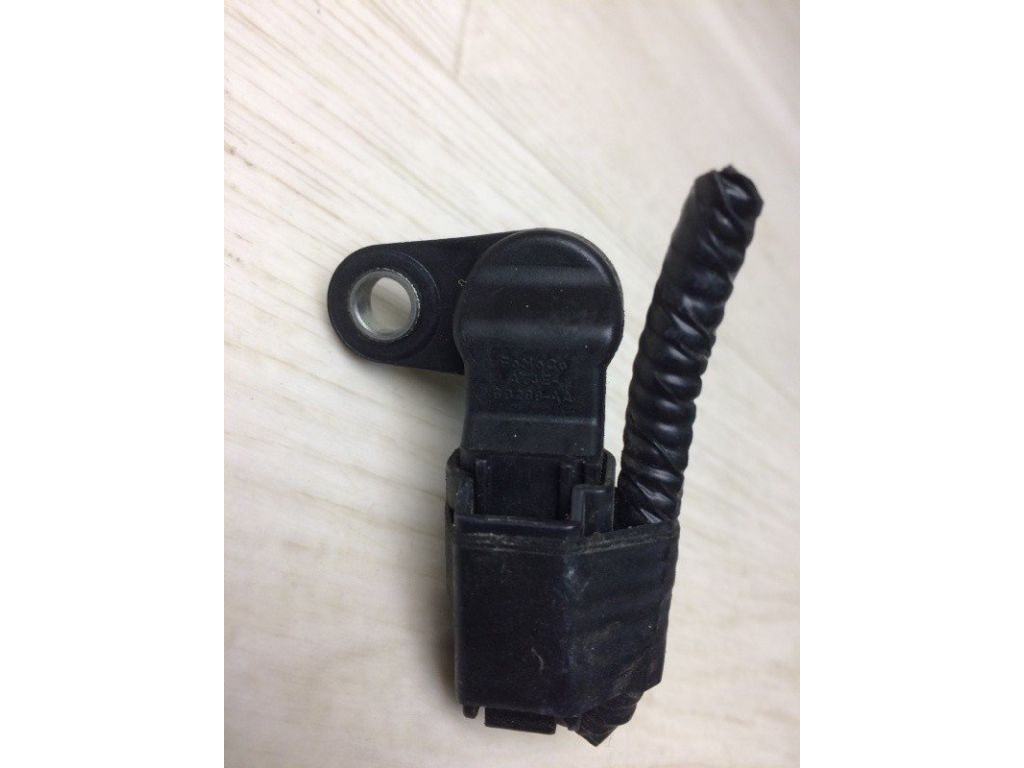 AT4Z-6B288-A | Датчик положення распредвала FORD EDGE 06-14 - Фото 3