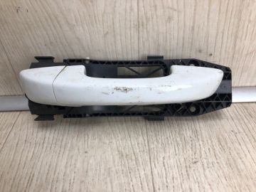 Ручка двері зовнішня задн. прав. VOLKSWAGEN PASSAT B8 14-