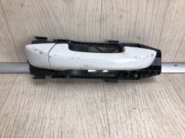 Ручка двері зовнішня передн. прав. VOLKSWAGEN PASSAT B8 14-